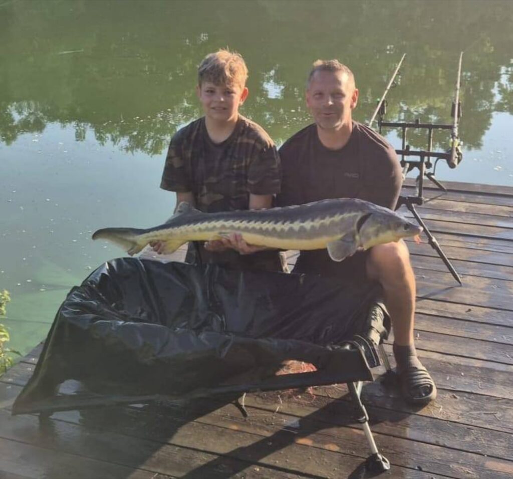 Úlovek na rybníku Lázeňka – jeseter
